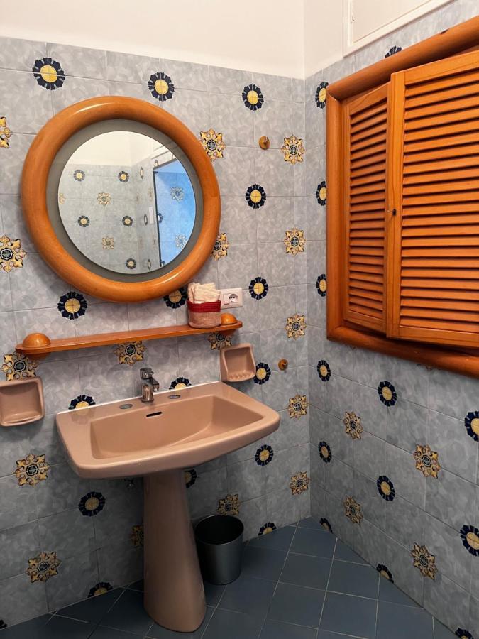アナカプリ Casa Dora Bed & Breakfast エクステリア 写真