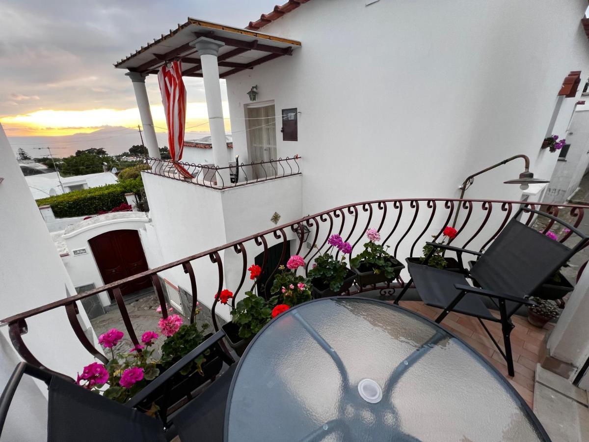 アナカプリ Casa Dora Bed & Breakfast エクステリア 写真