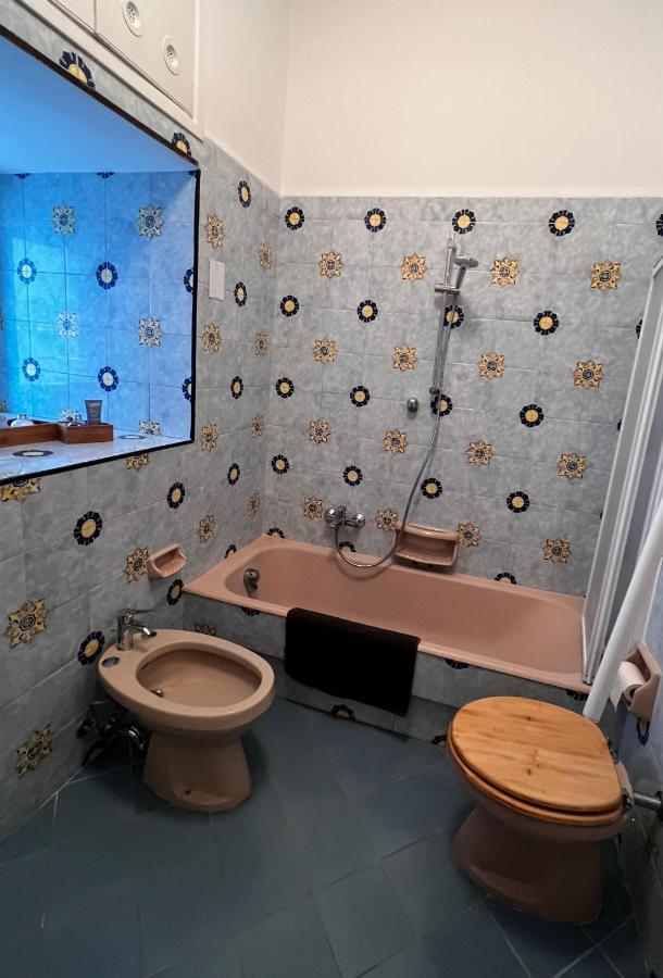 アナカプリ Casa Dora Bed & Breakfast エクステリア 写真